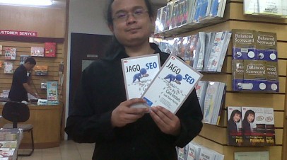 Buku Jago SEO Cara Instan, Gak Pake Pusing Adalah Solusi Cepat Belajar SEO Bagi Orang Awam