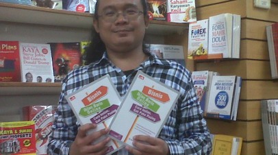 Buku Bisnis Iklan Baris Online Cara Instan, Gak Pake Pusing Solusi Mencari Uang Tambahan Dari Internet